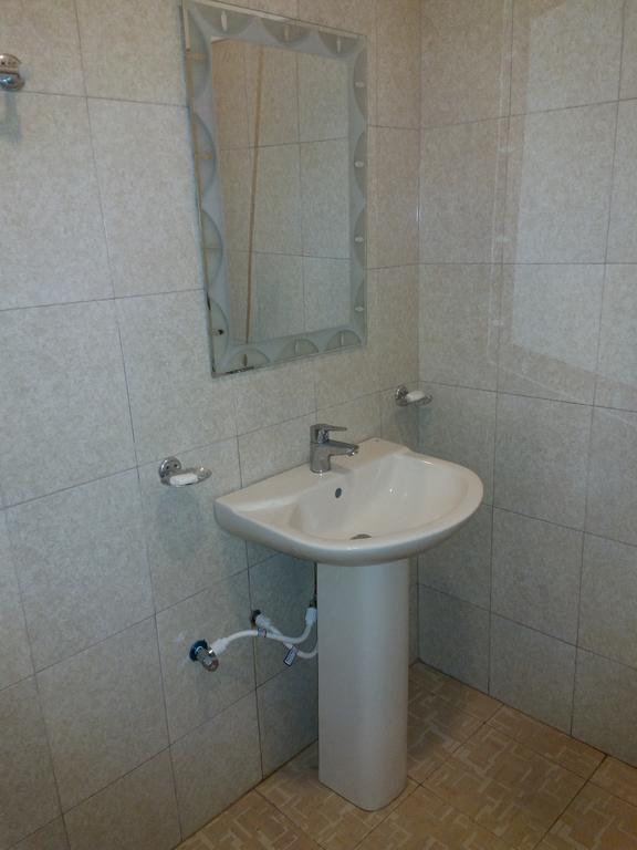 Green Lushy Home Stay Ела Екстериор снимка