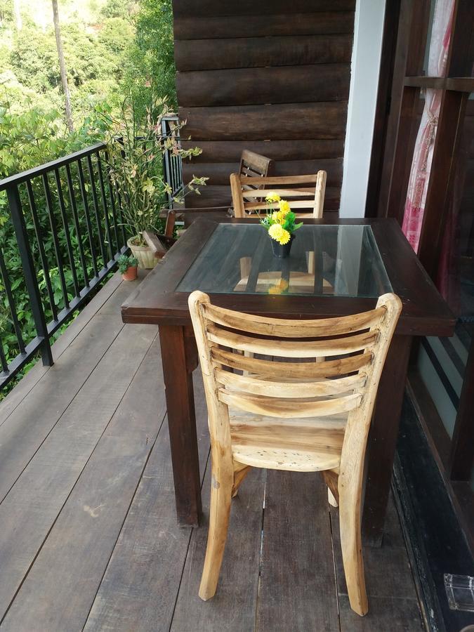 Green Lushy Home Stay Ела Екстериор снимка