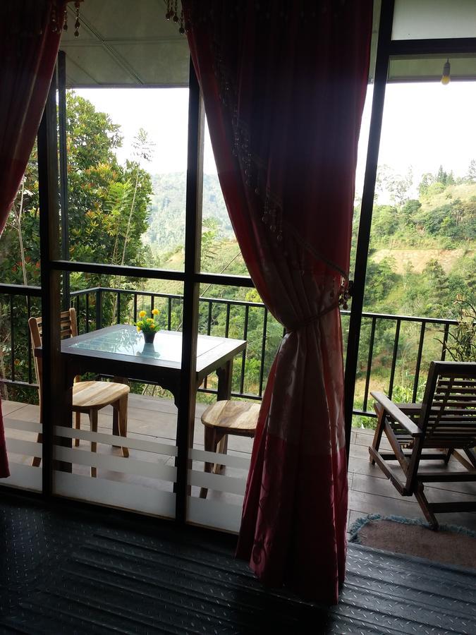 Green Lushy Home Stay Ела Екстериор снимка
