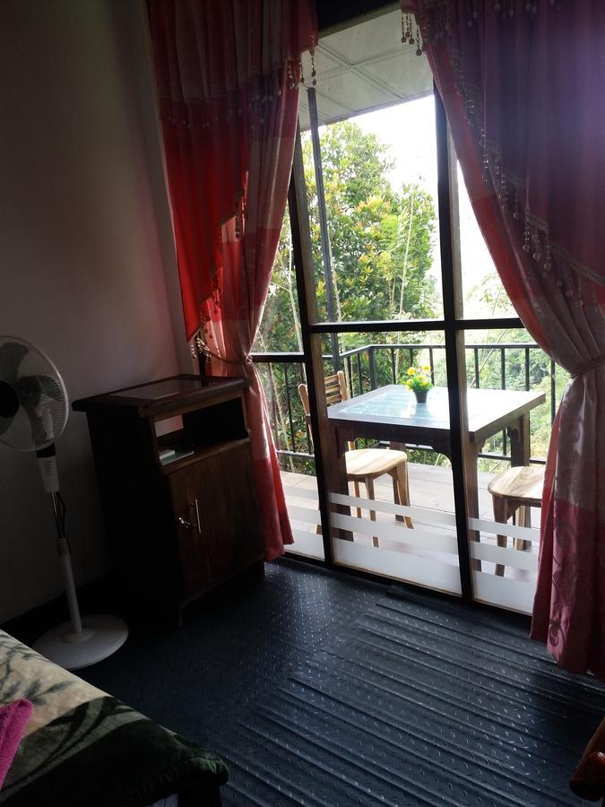 Green Lushy Home Stay Ела Екстериор снимка