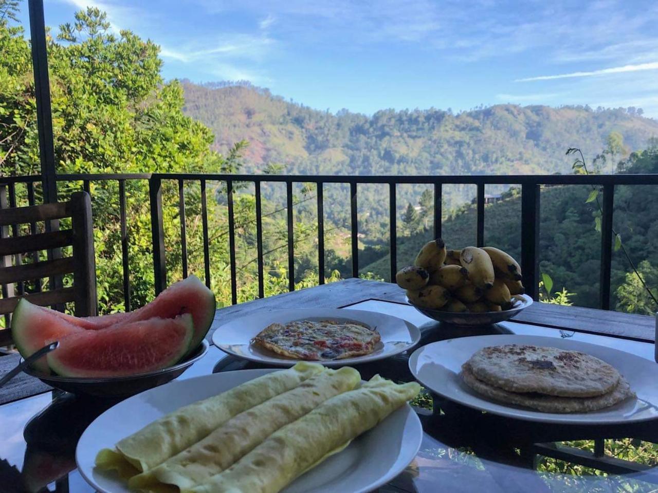 Green Lushy Home Stay Ела Екстериор снимка