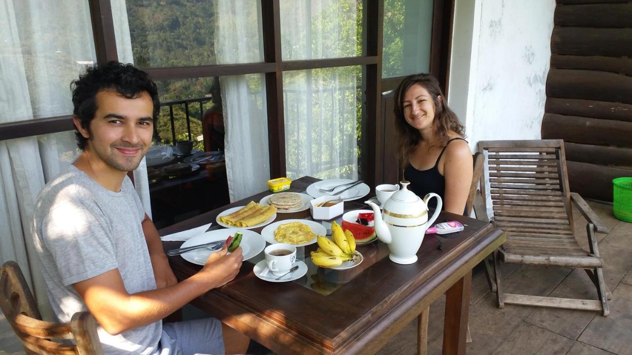 Green Lushy Home Stay Ела Екстериор снимка